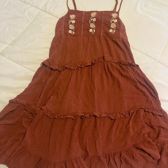 Bila Dresses & Skirts - Billa 77 boho sundress embroidered top back has a keyhole cutout. Size large